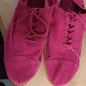 New Gap flats fuchsia pink suede shoes size 7